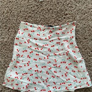 Zara mini skirt. Good condition will go well with cute top (not included)